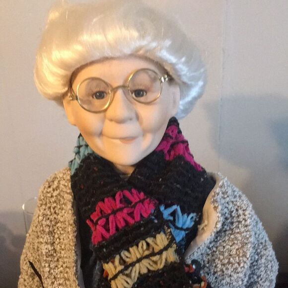 Cathay Collection Porcelain  Grandma Doll - Picture 6 of 11